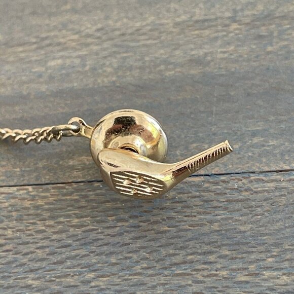 Vintage Gold Tone Swank Golf Club Tie Tack Pin Backing w/ Chain (D6) - Picture 2 of 4